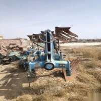 新疆昌吉石河子闲置2016年鑫天振液压翻转犁 4铧一个出售 25000元