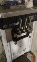 湖北武汉出售闲置冰淇淋机 冰柜 煮面桶 奶茶杯大量 10000元