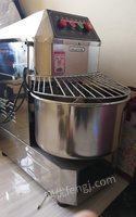 江苏宿迁个人出售品牌全套烘焙机械（全新未用） 13000元