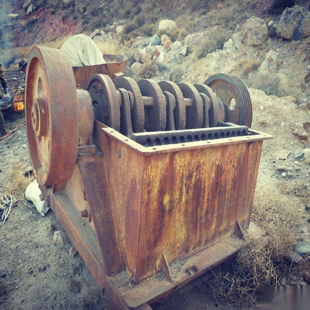 甘肃白银出售闲置石料厂用锤式破碎机一台 下料口1.2米*0.6米 40000元