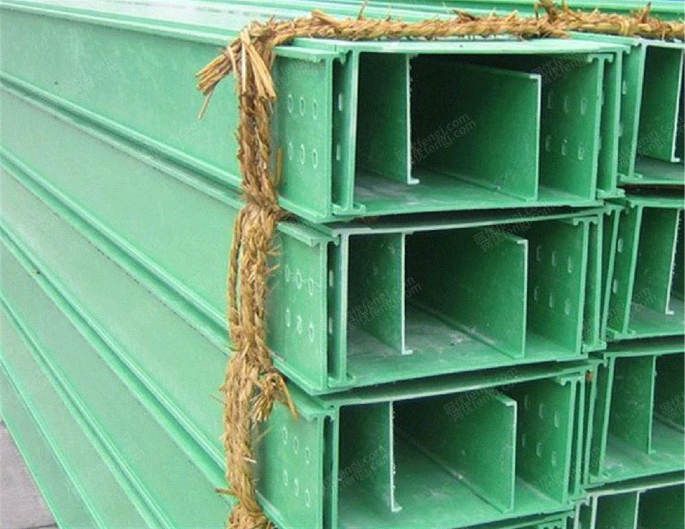 供应玻璃钢管箱 玻璃钢电缆管箱150*200 定制铁路电缆