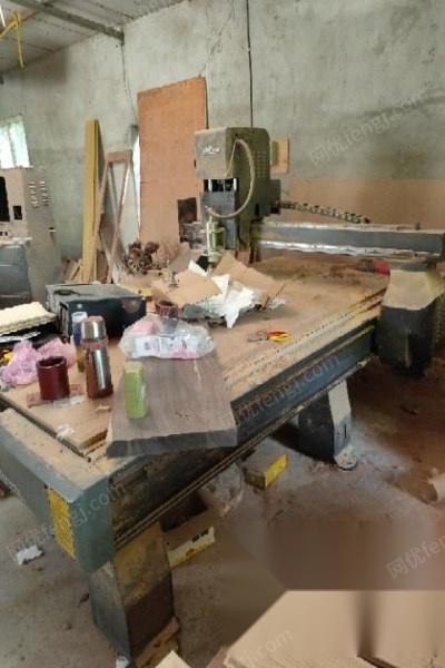 安徽芜湖厂不开了打包出售闲置木工设备推台锯 精密锯 雕刻机 精雕机.压刨各一台