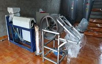 上海宝山区熔喷布生产设备一条流水线 150000元出售