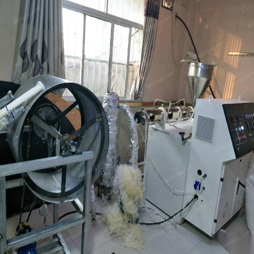 安徽蚌埠熔喷布无纺布机器。接电即可生产。 出售70000元
