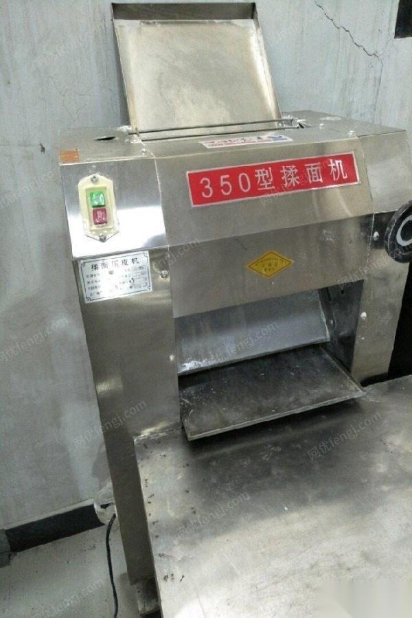 江苏宿迁做别的东西忙不完出售山东纯碱多功能炕饼机。 10000元