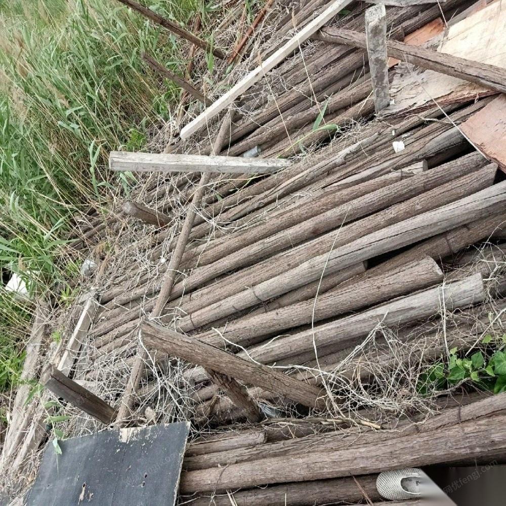 天津津南区出售杉木杆，工程电缆防护架 20000元