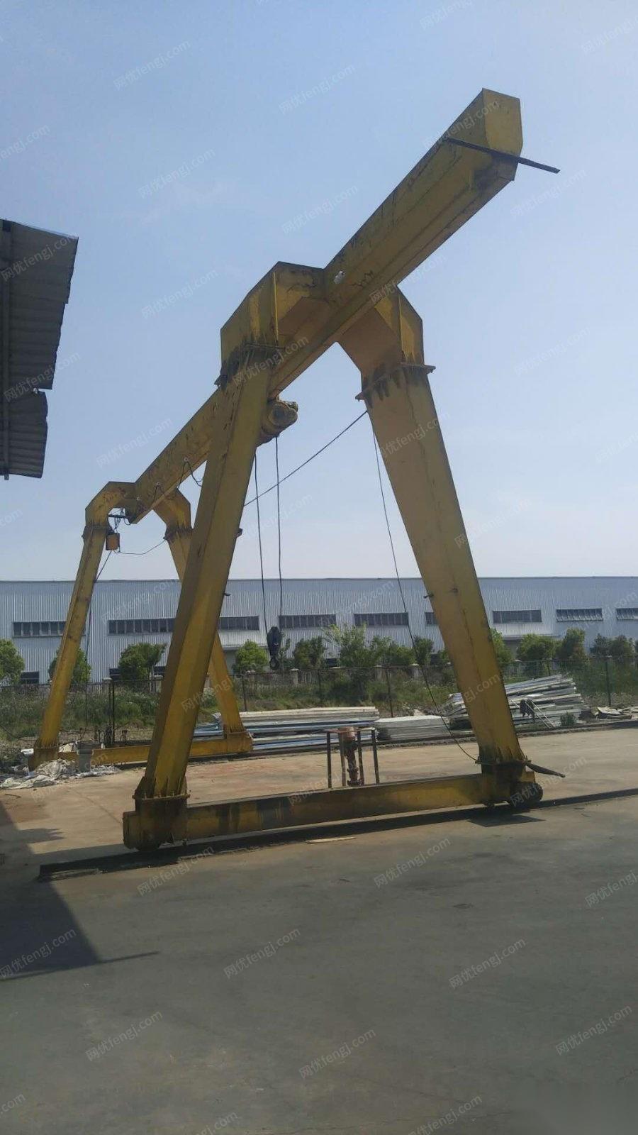 上海嘉定区出售7成新3吨龙门吊，行车，