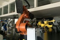 浙江台州转让二手工业机器人、搬运机器人