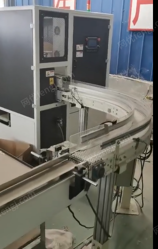 纸业厂处理德凯龙3米复卷机2台，3米切纸机，单通道大回旋，中包机各1台（详见图）