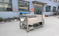 北京朝阳区出售毛刷辊土豆清洗去皮机，马铃薯脱皮机