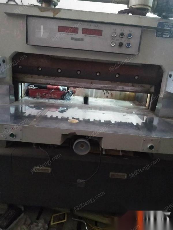 湖南郴州转让闲置1台1米*80公分切纸机 打孔机.自动打包机各一台 打包价28000元   