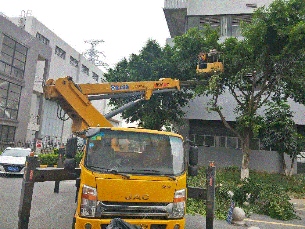 供应白云高空作业车 高空作业车设备价格