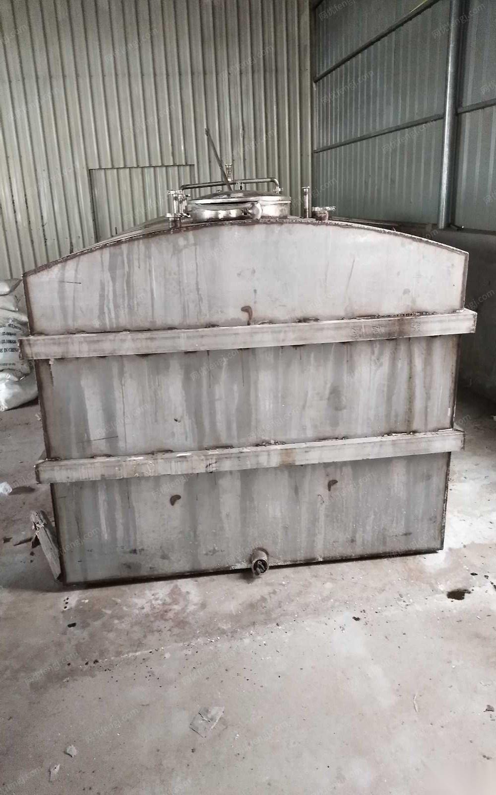 福建宁德出售1个12方304不锈钢车载海水罐  出售价2万多元.