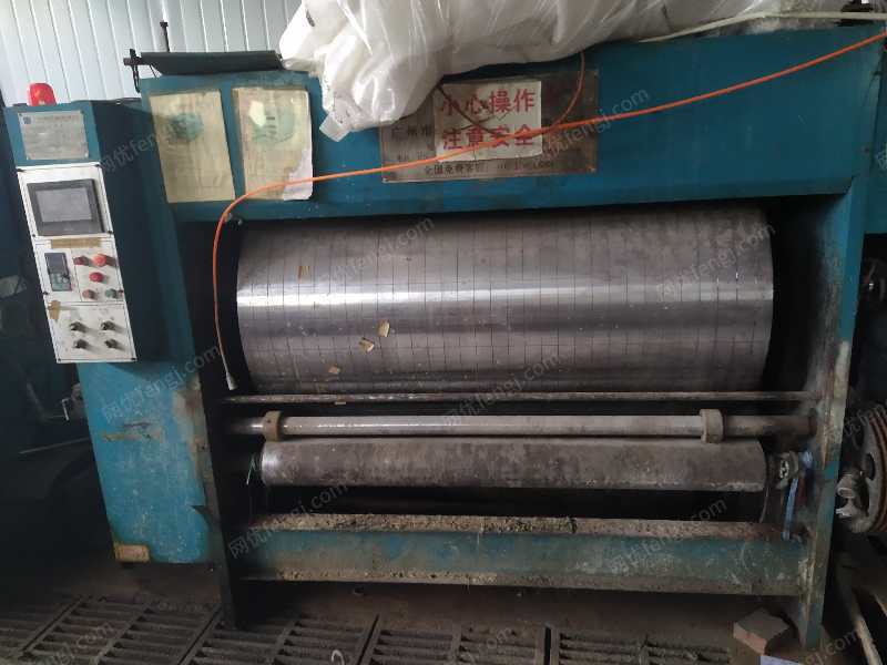 包装制品厂出售广州2.6M滚筒8002色水墨链条印刷机1台，有图片