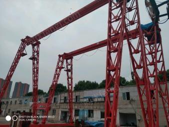 湖北武汉出售19年年底安装好闲置5吨龙门吊2台 跨度12米,高度10米 还没拆.打包卖.