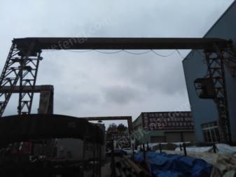四川成都低价转让10吨行吊一台跨度19.5米高9米，较多可吊装12吨。