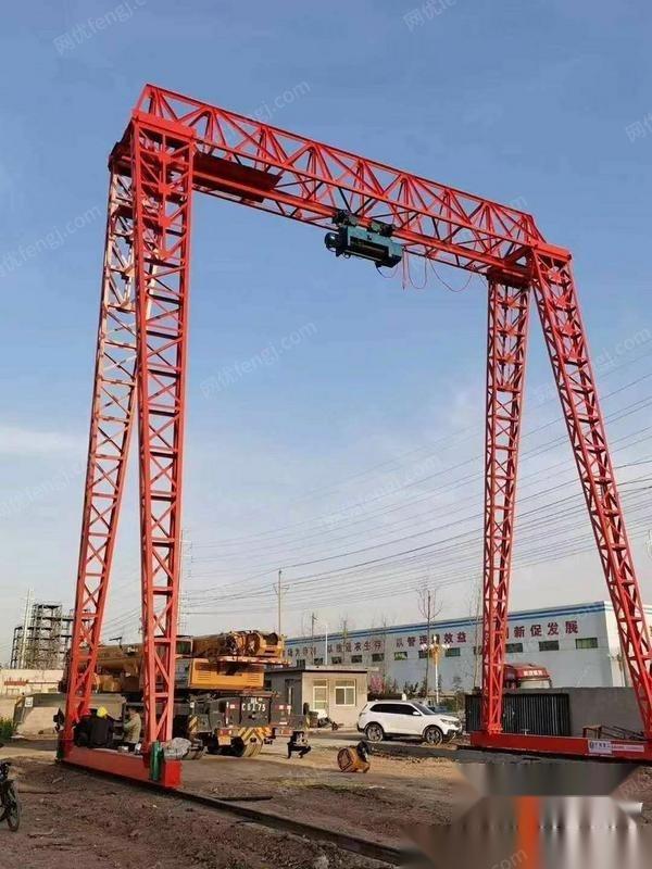 山东泰安因客户违约处理32吨龙门吊一台