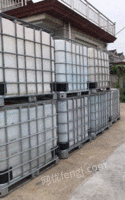 辽宁沈阳出售二手吨桶1吨10多个,大蓝桶30-40个