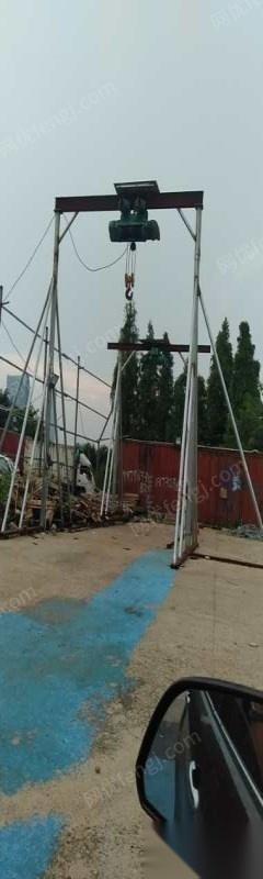 江西南昌九成新龙门吊架，大吊机高7.5米，宽5米，小吊机高6米，宽5米出售