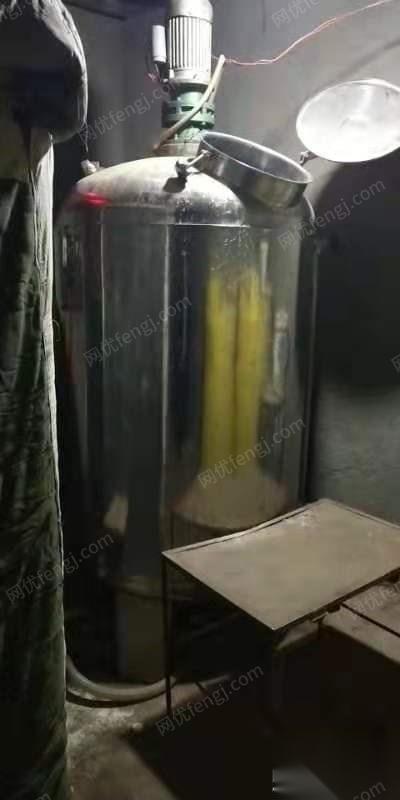 内蒙古包头在位出售九成新制作防冻液设备一套,八小时产四五吨