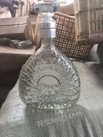 忻州倒闭酒厂出售库存酒瓶7-8万个