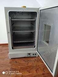 山东泰安出售1台闲置6L工业烤箱烤胶用的.用了二次.