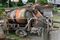 广西柳州转让17年拓沃牌搅拌拖泵配100米管