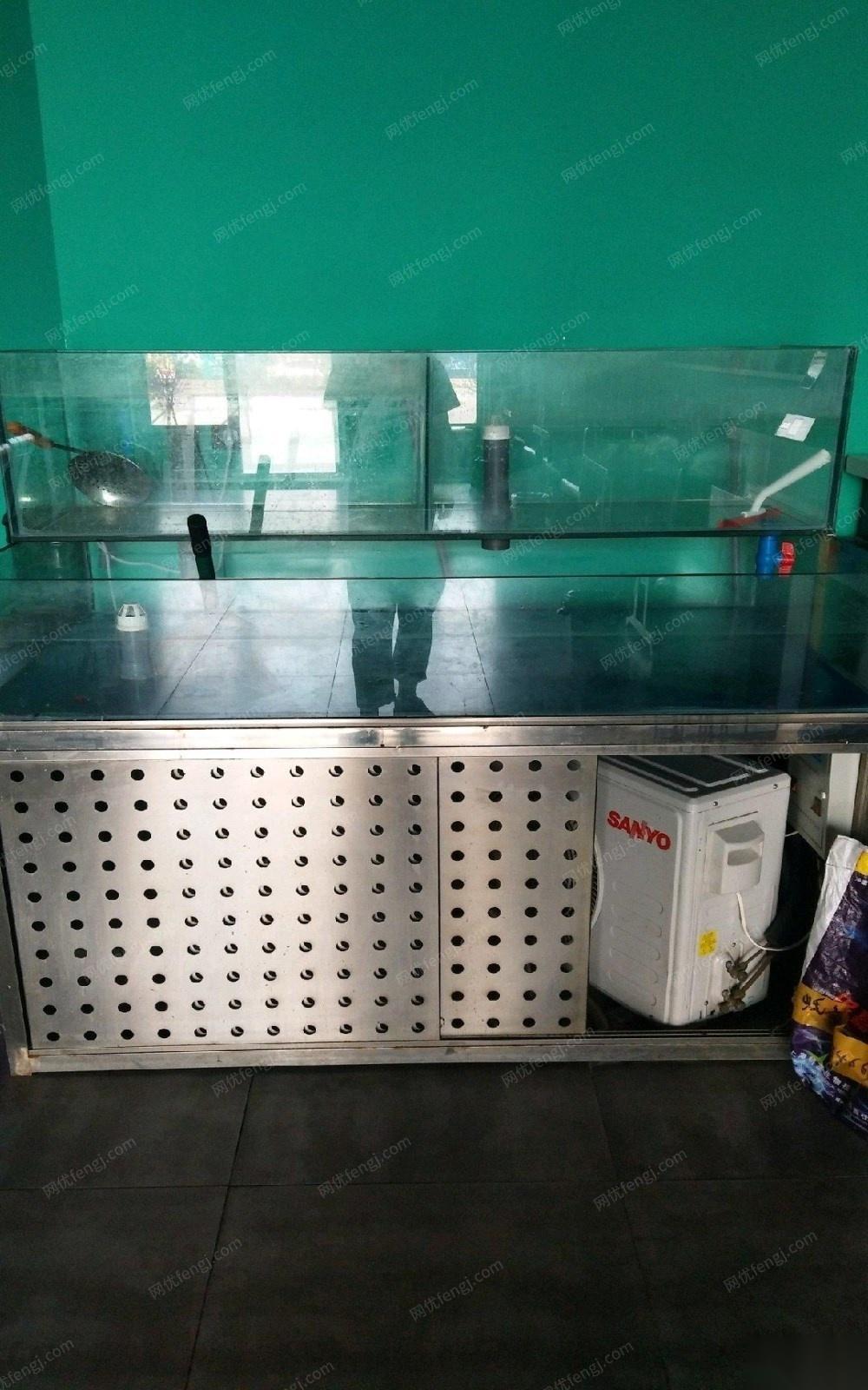 黑龙江哈尔滨出售海鲜缸三洋牌制冷机高135,长150,宽85