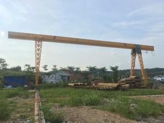 南宁在位转让2019年10吨龙门吊一台,总长38米、内跨26米、各悬6米、起升9米、带80米轨道。