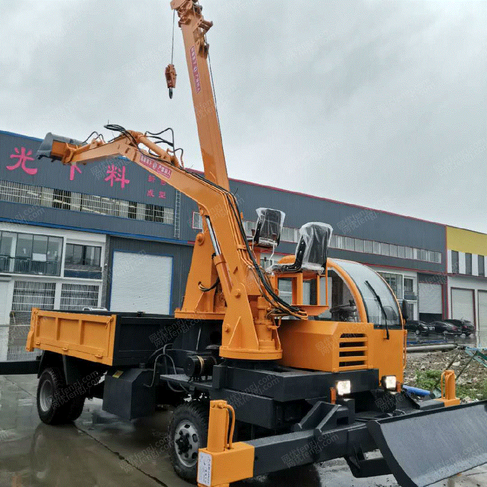 供应多功能四不像吊挖一体车 单梁起重设备回收