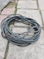山东威海出售电缆线，十米五芯的，约20米三芯的！