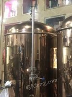 宁夏银川出售1套闲置19年啤酒设备 1拖二的.1个主罐500升，2个发酵罐300升 打包卖.不议价
