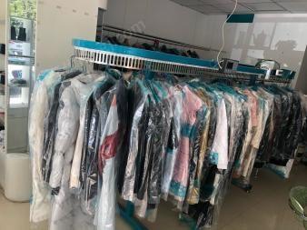 新疆乌鲁木齐 本店搬迁转让闲置9成新干洗店各类设备一套