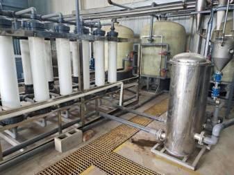 宁夏固原食品级25吨超滤净水系统和带式压榨脱水机9成新出售
