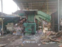 广东广州因环保原因处理转让一台废纸打包机，九成新打包机