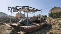 湖北武汉出售1条长10米6*宽2米7渔船，打田螺铁船，柴油机  用了四个小时,闲置二年.看货议价.