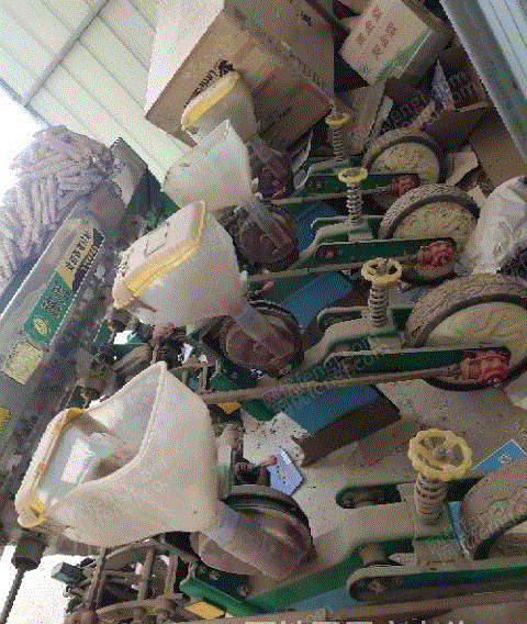 种植施肥机械回收