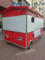 黑龙江伊春餐饮车，2.5米宽3米长，电动车子可以开动，方便移动出售
