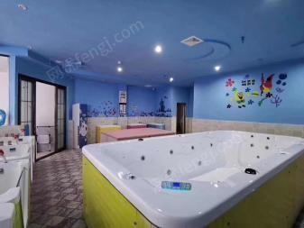 贵州铜仁出售在位9.5新游泳馆设备 1个大池,3个小池 3个洗澡盆 锅炉等 用了一年左右,看货议价,可单卖.
