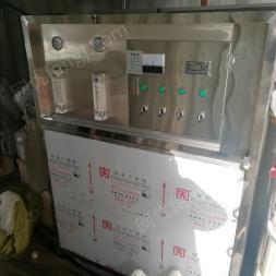 上海嘉定区出售1套车用尿素生产设备，自用一年 只做了十几吨,不还价.