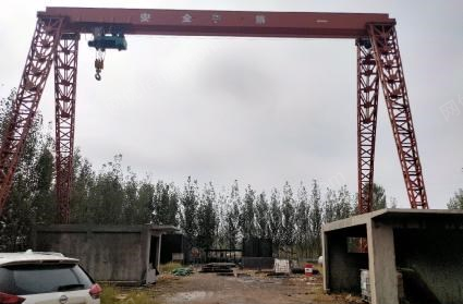 山东临沂2020年全新水泥房32吨龙门吊转让，跨度20米。