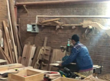 重庆璧山区转让在位实木家具生产设备一套 精裁锯、重砂机、指接机等 用了二三年了,看货议价,打包卖,下个月中旬能拉走