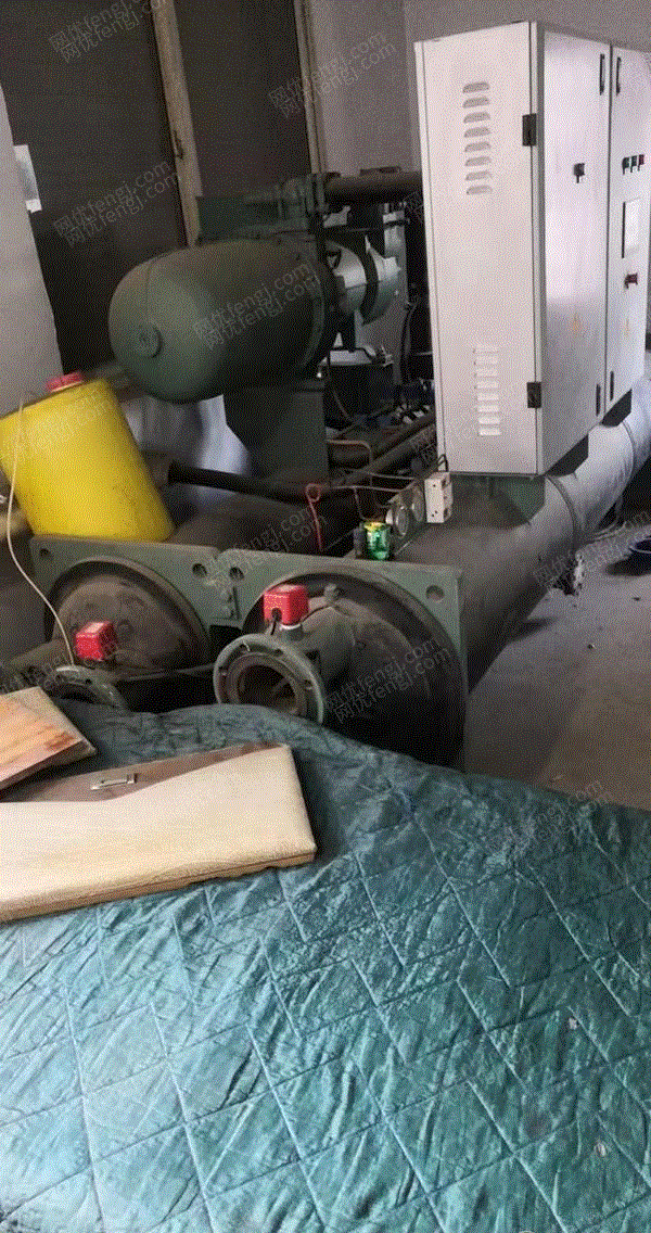 山東德州轉(zhuǎn)讓水源熱泵機(jī)組99.99%新度 二手風(fēng)冷熱泵機(jī)組出售