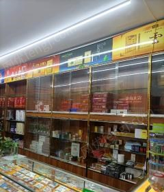 云南昆明出售一批超市货架，烟柜，酒柜，9层新  用了不到一年,看货议价.