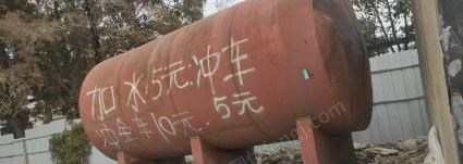 四川成都出售加水罐加油罐 长5米多 宽2.5米高2.5米 