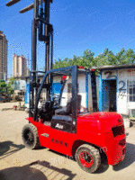 上海万贯出售二手3吨杭州三门架升高4米五。