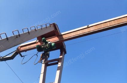 辽宁锦州龙门吊全新，一天没用过，2017年6米，轨道长度25米，5吨出售