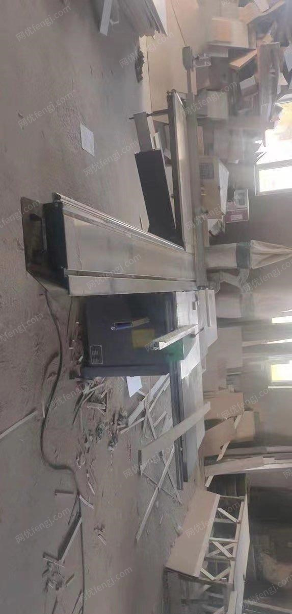 黑龙江齐齐哈尔设备升级出售木工材板据、富纶特半自动封边机。用了二三年了,看货议价.可单卖.