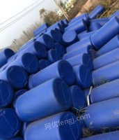 山西晋城打包出售40个旧吨桶，200个新塑料桶