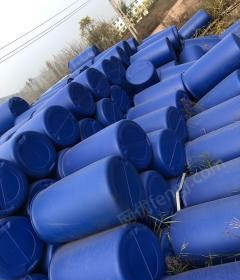 山西晋城打包出售40个旧吨桶，200个新塑料桶